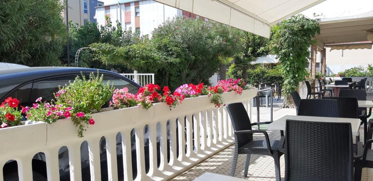 Hotel Laika Rimini Exterior photo